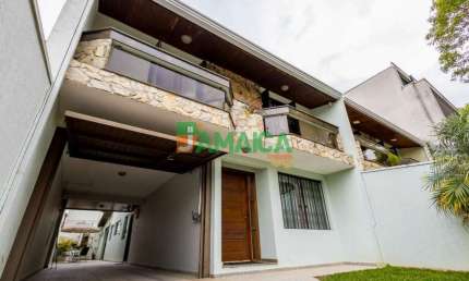 Sobrado à Venda no Uberaba - divisa com Jardim das Américas com 04 quartos - 5164