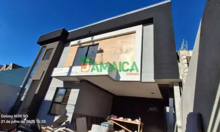 Sobrado novo em condomínio no Cajuru com 132 m² e 03 quartos - 5247