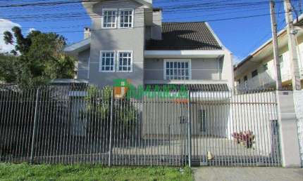 Sobrado para locação no Uberaba com 03 quartos  - 2072