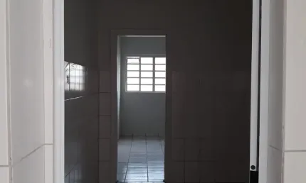 Casa com 2 dormitórios, e uma vaga de garagem, vila babilonia