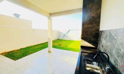 Casa à venda em Maringá, Parque Industrial, com 3 quartos, com 100 m²