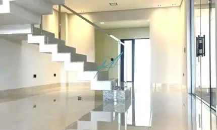 Sobrado à venda em Maringá, Jardim Itália II, com 3 quartos, com 230 m²