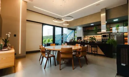 Casa à venda em Maringá, Loteamento Alto da Boa Vista, com 3 suítes, com 250 m²