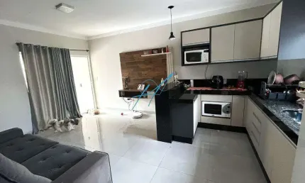 Casa à venda em Maringá, Jardim Guairacá, com 2 quartos, com 100 m²