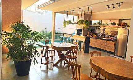 Casa à venda em Maringá, Parque das Laranjeiras, com 3 quartos, com 280 m²