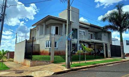 Sobrado à venda em Maringá, Jardim Oriental, com 3 quartos, com 263 m²
