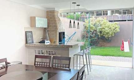 Sobrado à venda em Maringá, Zona 07, com 3 suítes, com 250 m²