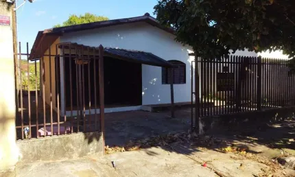 Casa para locação no jardim maringá na rua pedro rodrigues de carvalho - fundos do gugão