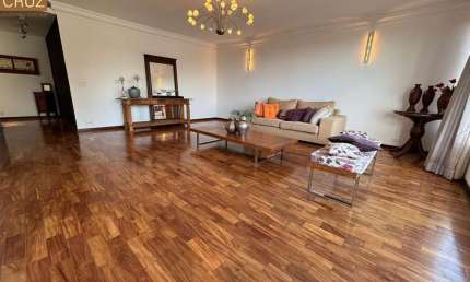 Imóvel com localização privilegiada, com piscina, próximo ao Clube de Campo. Bairro Cidade Jardim