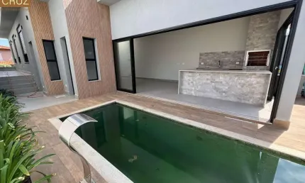 Casa nova, 3 dormitórios (uma suíte), com piscina, em condomínio fechado. bairro ondinhas