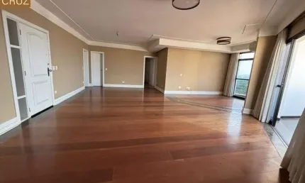 Apartamento ótimo, totalmente reformado e modernizado, completo de armários, em andar alto, com linda vista panorâmica. bairro: centro
