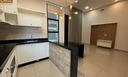 Imóvel moderno, com quintal, bem localizado no bairro Água Branca