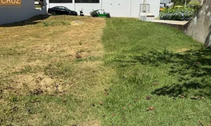 Terreno Plano em Condomínio Fechado. Bairro: Ondinhas