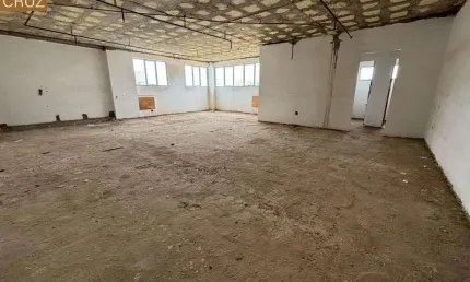 Sala Comercial em edifício com micro empreendedores e consultórios médicos. Bairro: Vila Monteiro