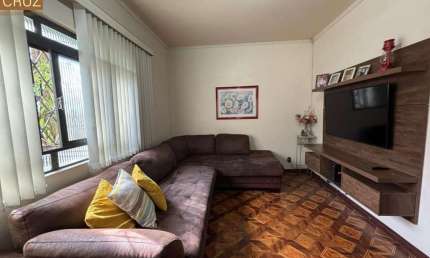 Casa com  3 suítes e quintal com área gourmet, pronta para morar! Bairro: Piracicamirim