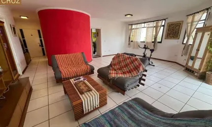 Apartamento enorme, próximo ao Fórum, pronto para mudança imediata.