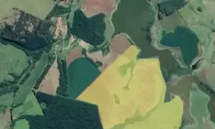 Fazenda modelo, produtiva -na beira da represa - região de avaré
