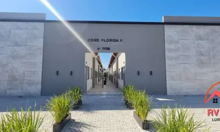 Casa em Condomínio com Piscina à venda - Cibratel II