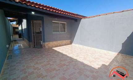 Casa 500 metros da praia rua de moradores prox de tudo