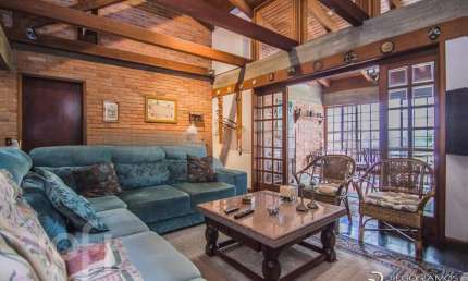 Casa com 4 quartos à venda na Rua Doutor Jorge Fayet, 21, Chácara das Pedras, Porto Alegre por R$ 1.650.000