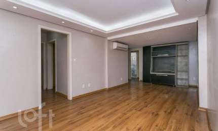 Apartamento com 3 quartos à venda na Rua Guilherme Alves, 120, Petrópolis, Porto Alegre por R$ 590.000
