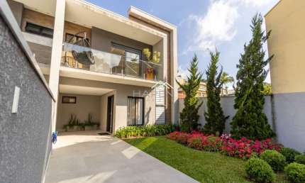 Casa em condomínio fechado com 3 quartos à venda na Rua Jacarezinho, --, Pineville, Pinhais por R$ 1.900.000