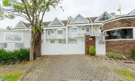 Casa em condomínio fechado com 3 quartos à venda na Rua Van Dick, --, Bacacheri, Curitiba por R$ 980.000