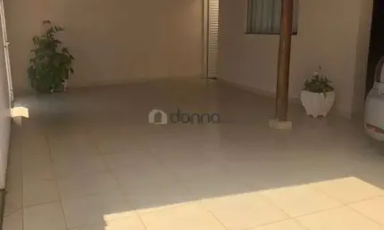Casa com 3 quartos à venda na Rua Estherina Rossi, Paraíso, Uberaba