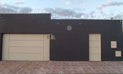 Casa à venda, 2 suítes, 2 vagas, Parque das Laranjeiras - Uberaba/MG