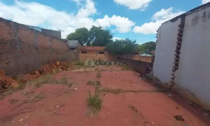 Terreno à venda na Rua Dona Laura, Vila Militar, Uberaba