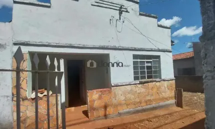 Casa à venda, 2 quartos, 2 vagas, Vila Militar - Uberaba/MG