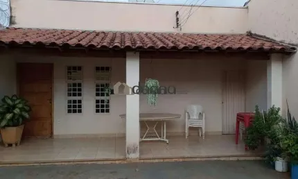 Casa à venda, 2 quartos, 2 vagas, Nossa Senhora da Abadia - Uberaba/MG