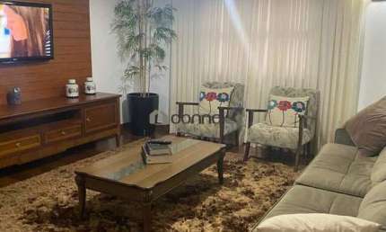 Apartamento 1 por andar 4 quartos, sendo 1 suíte região central