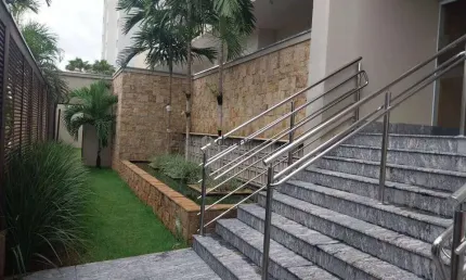 Apartamento de 02 quartos, sendo 01 suíte no Parque das Acácias de frente para o lago