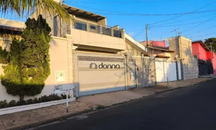 CASA C/ 3 QUARTOS S/ 1 SUÍTE - BAIRRO: QUINTA DA BOA ESPERANÇA