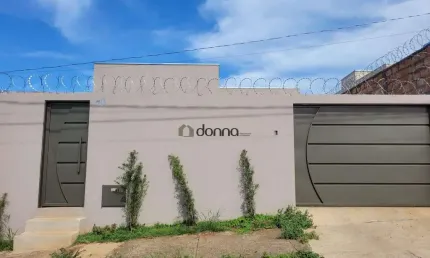 Casa com 3 quartos à venda na Rua Dulce Lopes Oneida Mendes, Oneida Mendes, Uberaba