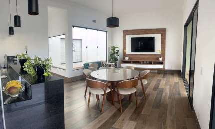 Casa com 1 quarto à venda na Rua Igor Lombarde Penhalver, Parque das Laranjeiras, Uberaba