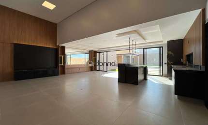 Casa à venda no Condomínio Mário Franco, Uberaba com 5 Suítes, 426,52m² de construção, terreno de 1.150m², Internet Unifi6, Boiler de 1600 Litros.