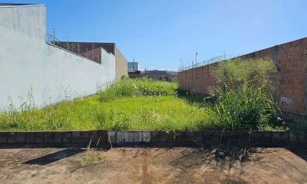Terreno à venda, com 300m², murado nas laterais no Jardim Maracanã - Uberaba - MG