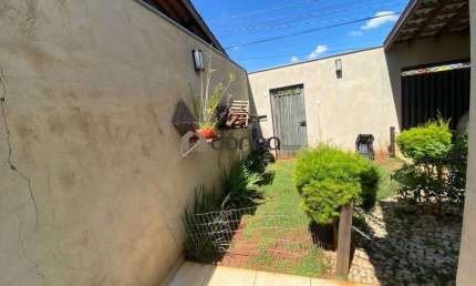 Casa à venda, 2 quartos, 2 vagas, Beija-Flor II - Uberaba/MG