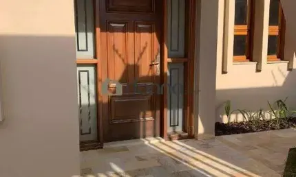 excelente imóvel no bairro santa maria madeiramento em madeira maciça.