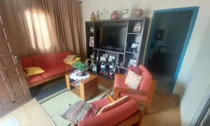 Casa à venda, 2 quartos, 1 suíte, 10 vagas, Nossa Senhora da Abadia - Uberaba/MG