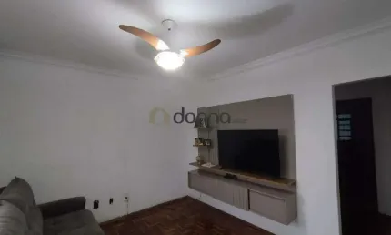 Sobrado à venda, 3 quartos, 1 suíte, 1 vaga, Universitário - Uberaba/MG
