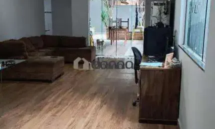 Casa com 3 quartos à venda na Rua Maria Salomé Glauss Célia, Jardim do Lago, Uberaba