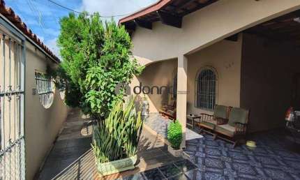 Casa Ampla com 4 Quartos no Bairro Grande Horizonte