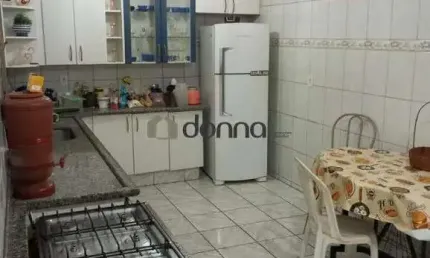 Sobrado à venda, 4 quartos, 2 vagas, Parque das Gameleiras - Uberaba/MG