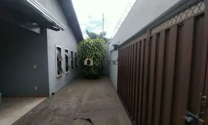 Casa à venda, 2 quartos, 1 suíte, 4 vagas, Beija-Flor II - Uberaba/MG