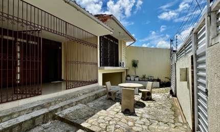 Casa com 5 quartos para alugar na Rua Doutor Batista Lins, 127, Jaguaribe, João Pessoa