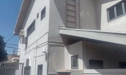 Sobrado com casa no fundo ADAPTADO PARA FÁBRICA DE JÓIAS/SEMI JÓIAS 08 SALAS, 01 RECEPÇÃO + ESCRITÓRIO PRIVADO, 4 vagas de garagem, 4 banheiros, casa