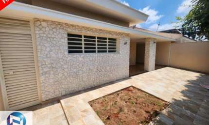 Imóvel à venda em São José do Rio Preto-SP: Casa com 3 quartos, 1 suíte, 2 salas, 2 banheiros, 2 vagas de garagem e 200m².